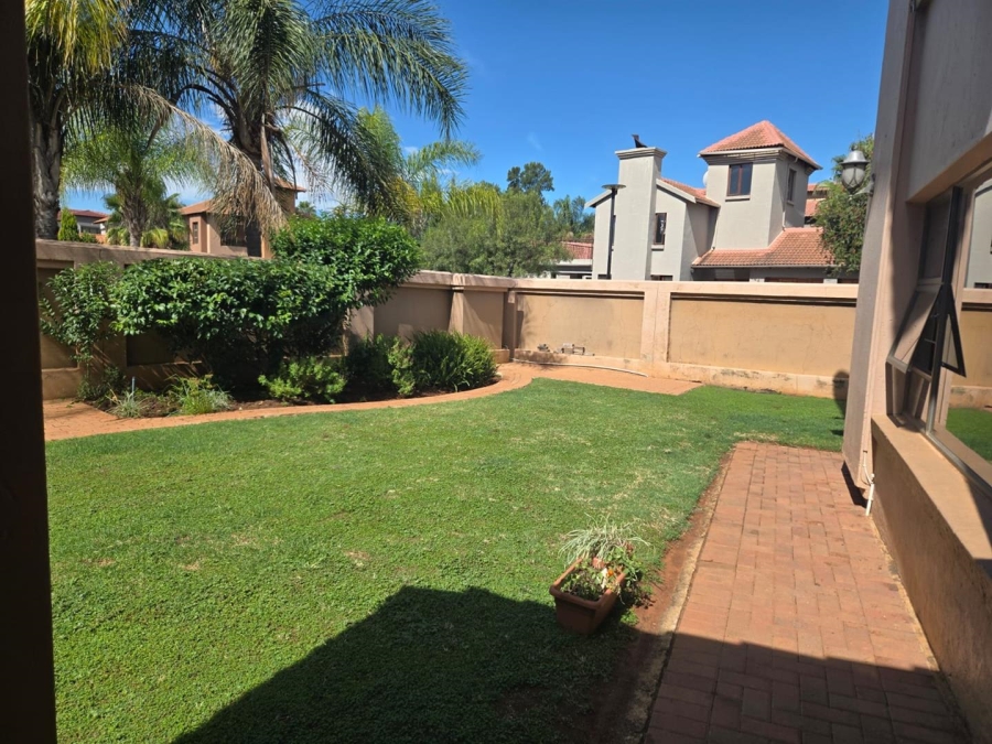 To Let 4 Bedroom Property for Rent in Melodie North West